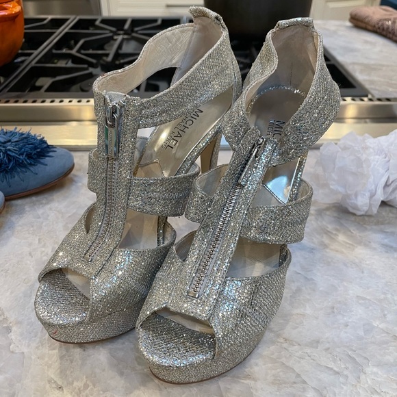 Micheal Kors glittery pumps 5inch heal, size 7.5 - Picture 2 of 5